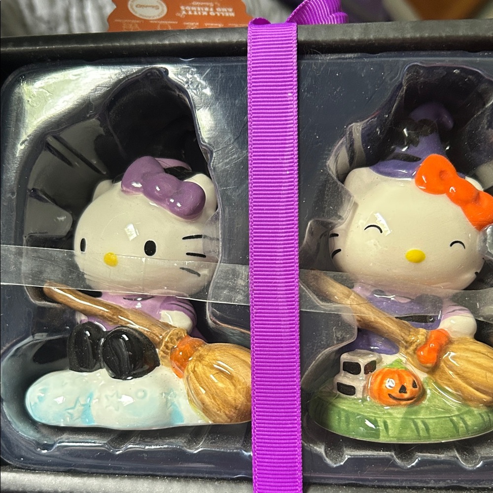 Hello Kitty Sanrio HALLOWEEN Salt And Pepper Shakers in witches with brooms